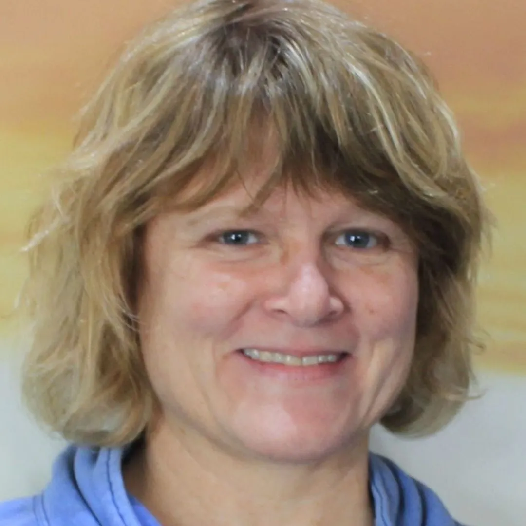 Dr Hannah Cummins Dr Hannah Cummins
