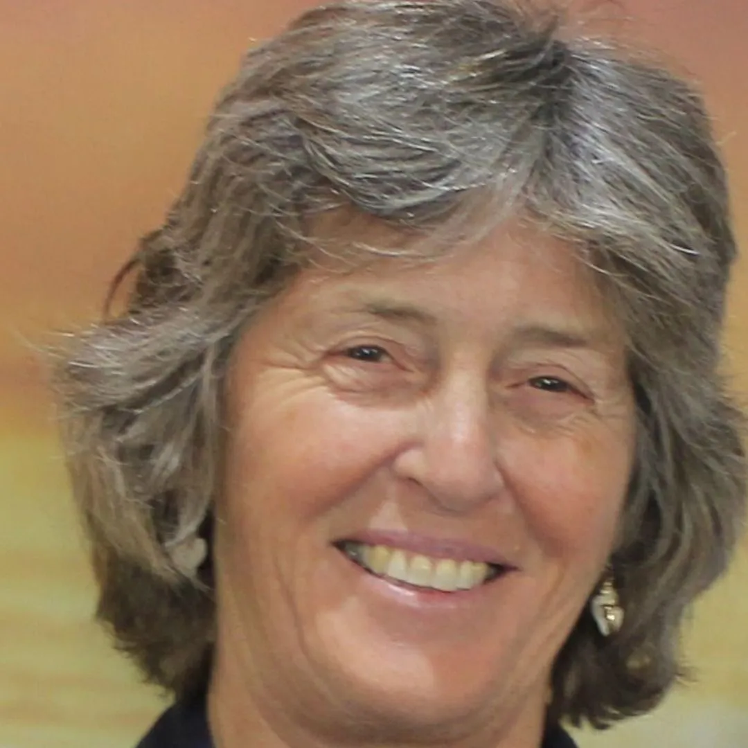 Dr Heidi Mayer Dr Heidi Mayer