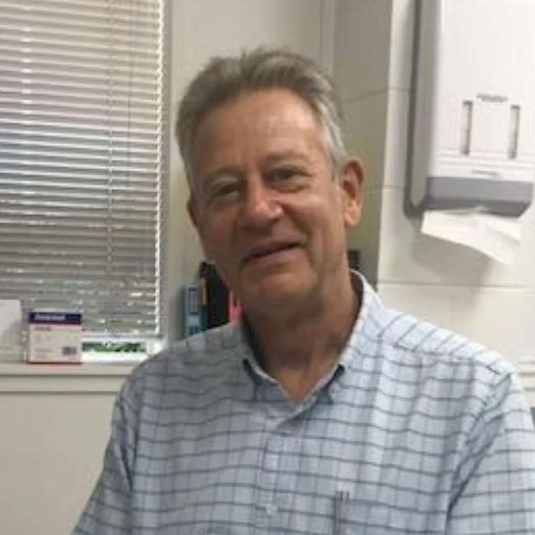 Dr Tim Cummack Dr Tim Cummack