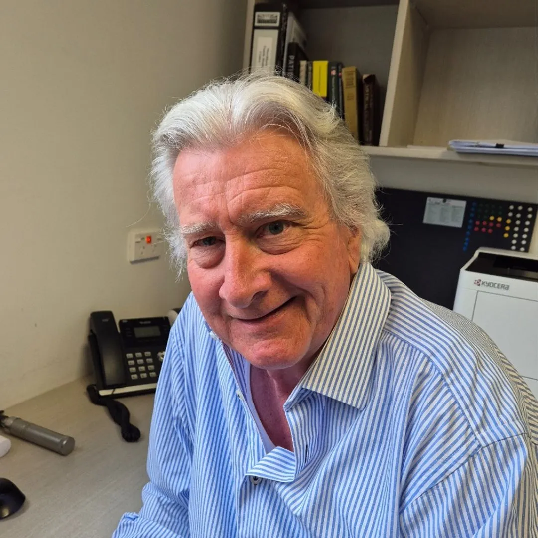 Dr Brent Savage
